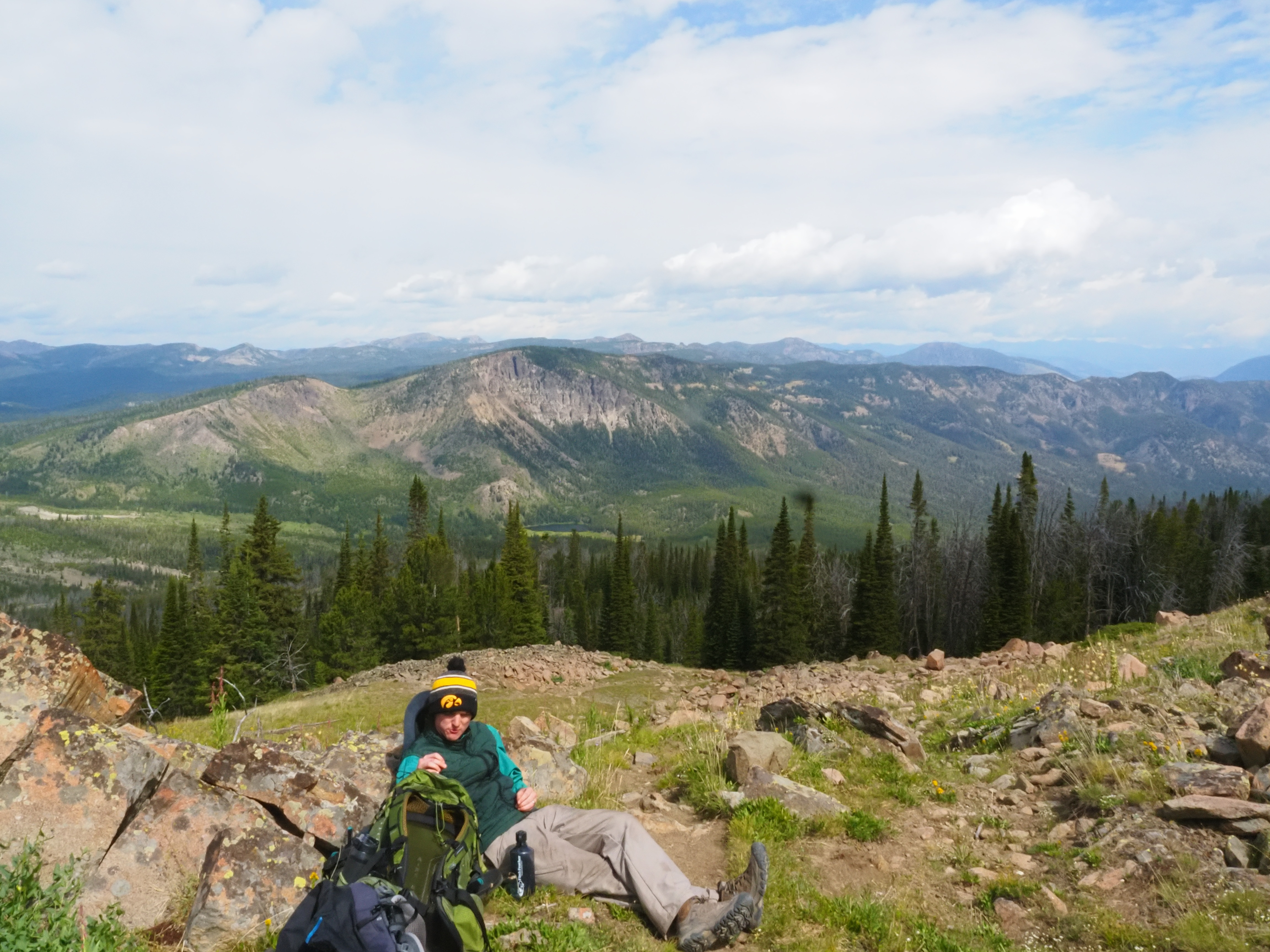 An image of a mountain view